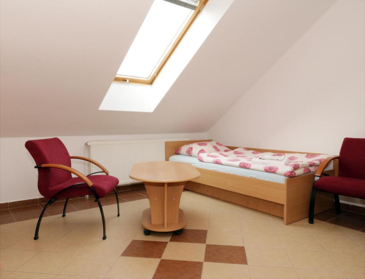 Penzion Hurka Hotel Dolni Libchavy Kültér fotó