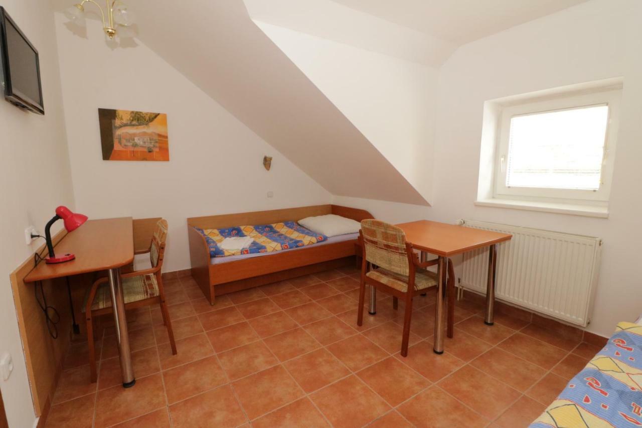 Penzion Hurka Hotel Dolni Libchavy Kültér fotó