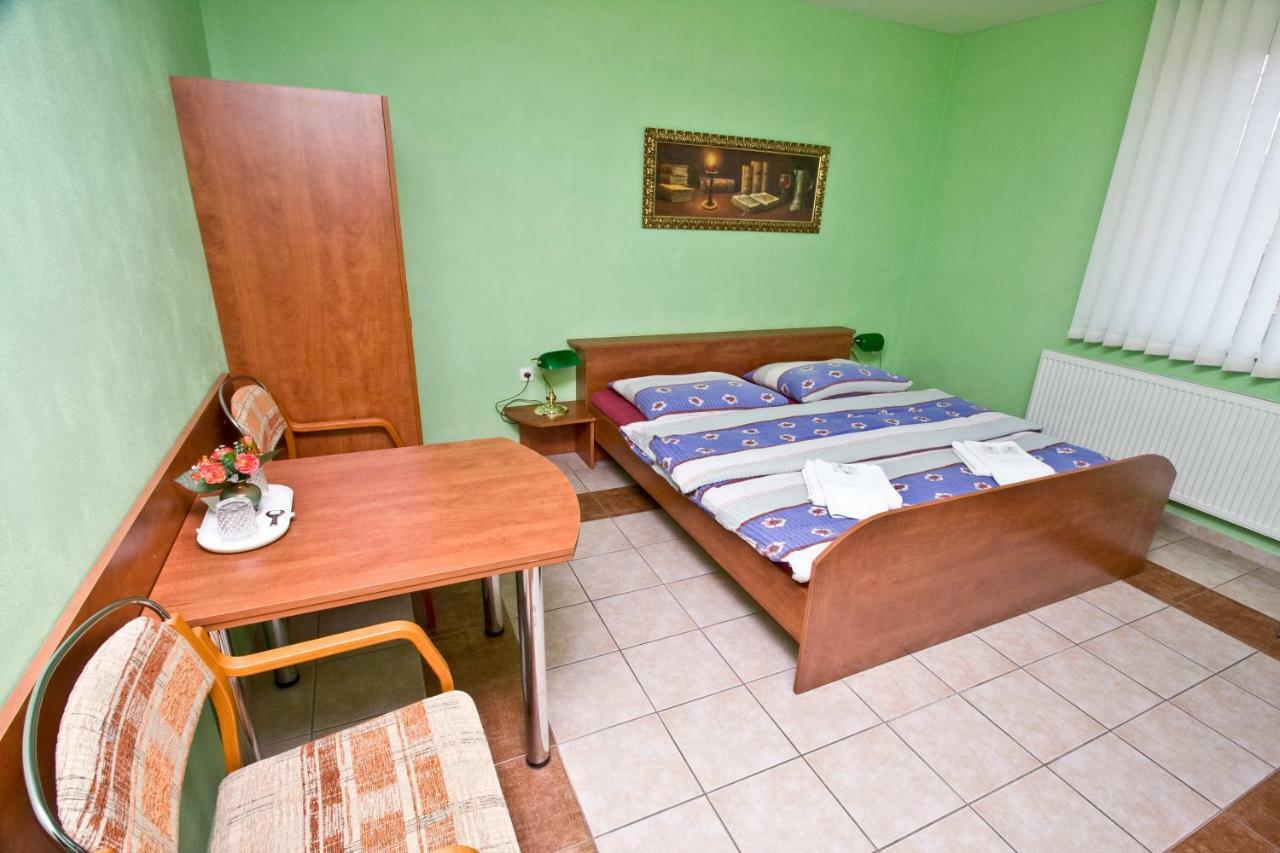 Penzion Hurka Hotel Dolni Libchavy Kültér fotó