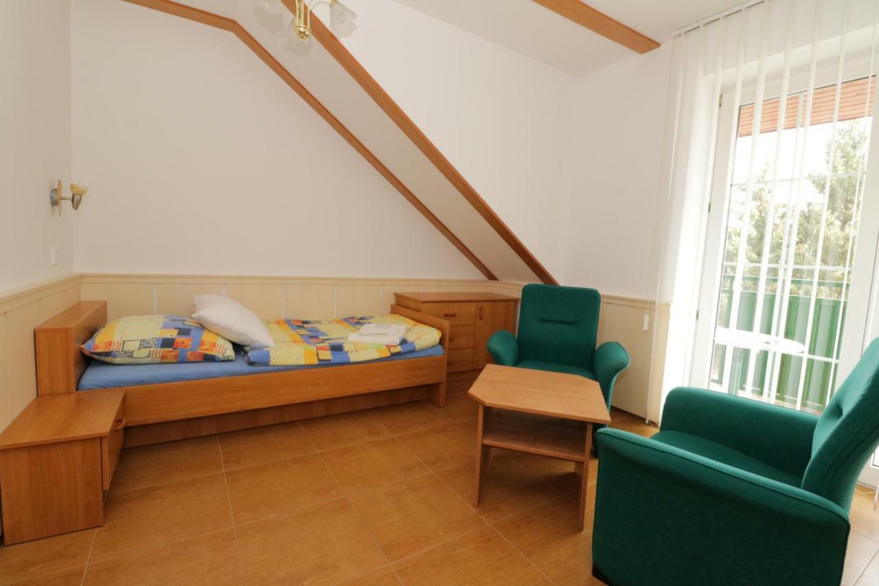 Penzion Hurka Hotel Dolni Libchavy Kültér fotó
